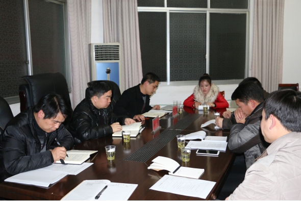 江口县纪委召开“三严三实”民主生活会