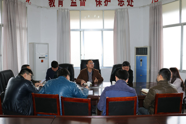 麻文久到江口县检查指导安全文明办案工作