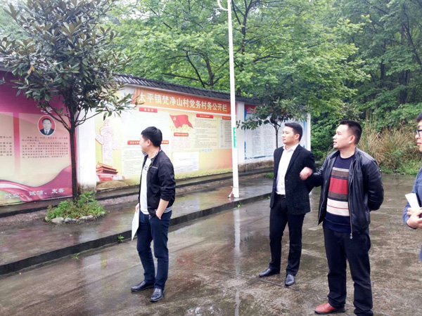 县纪委对村级“三公开”工作进行督查