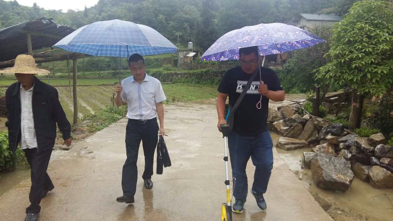 纪检人·镜头烈日暴雨下的民生“守护神”