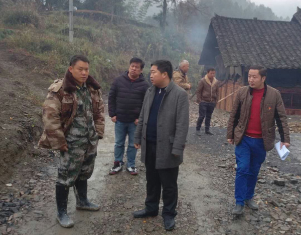 杜奎到怒溪镇暗访脱贫攻坚工作