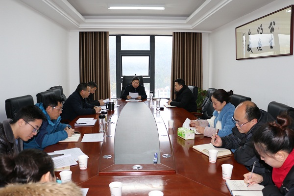 江口县纪委传达学习上级会议精神