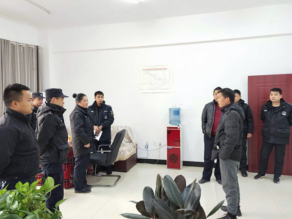 县纪委春节后上班第一天作风督查促收心