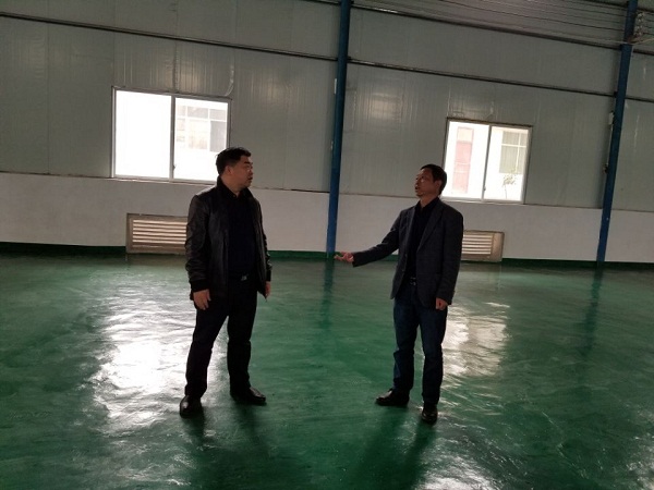 杜奎暗访“大棚房”清理整治工作