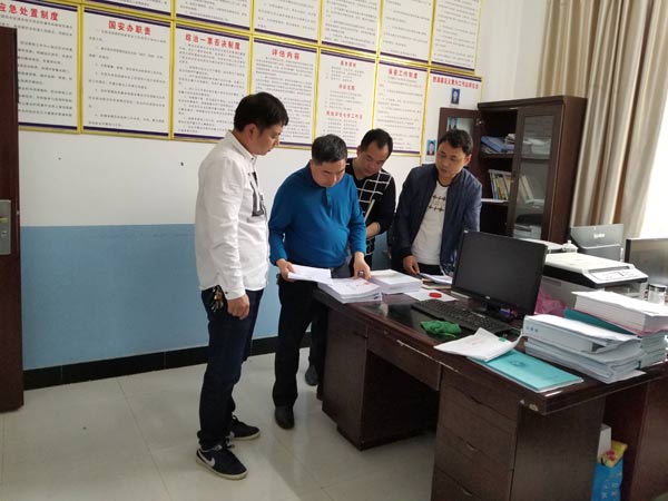 杜奎到怒溪镇暗访森林防火和扫黑除恶工作