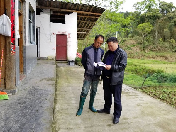 杜奎深入怒溪镇暗访督导扫黑除恶专项斗争工作