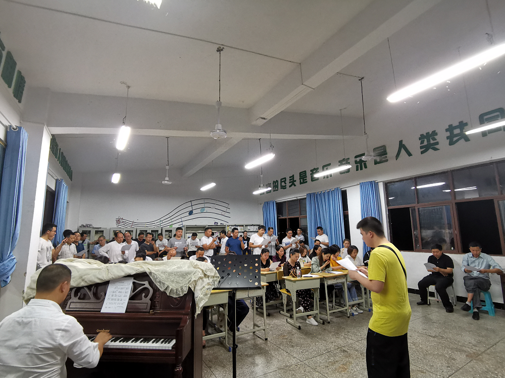 江口县纪检干部用歌声传递对祖国的爱
