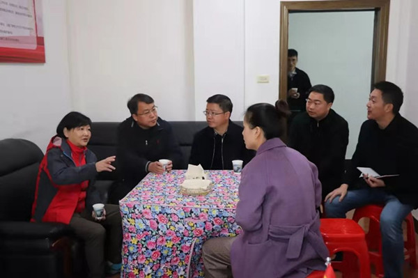 省纪委常委、省监委委员史芸一行深入江口督导调研