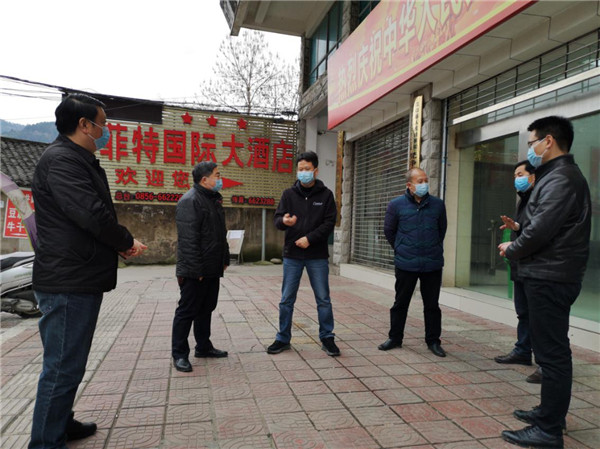 龙之衡到江口县督导暗访疫情防控工作