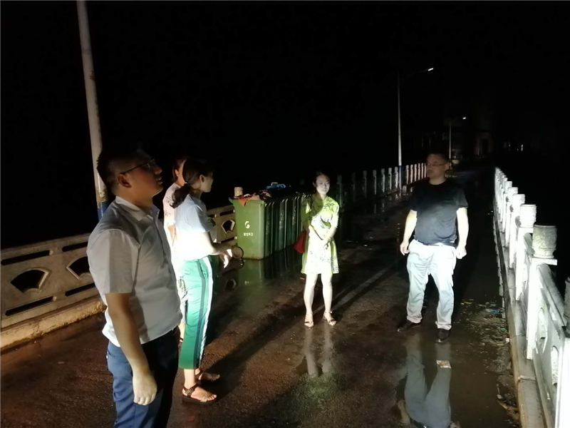 凯德纪工委到各村督查防汛抗灾救灾工作