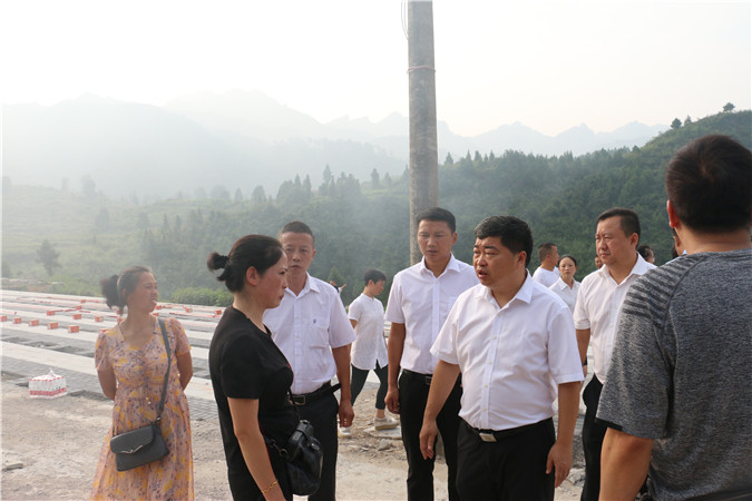 英雄一路走好