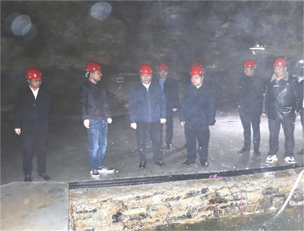钟汰甬到江口开展“访村寨、重监督、助振兴”专项行动