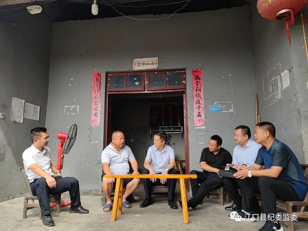 唐永湖走访慰问怒溪镇老党员和困难党员